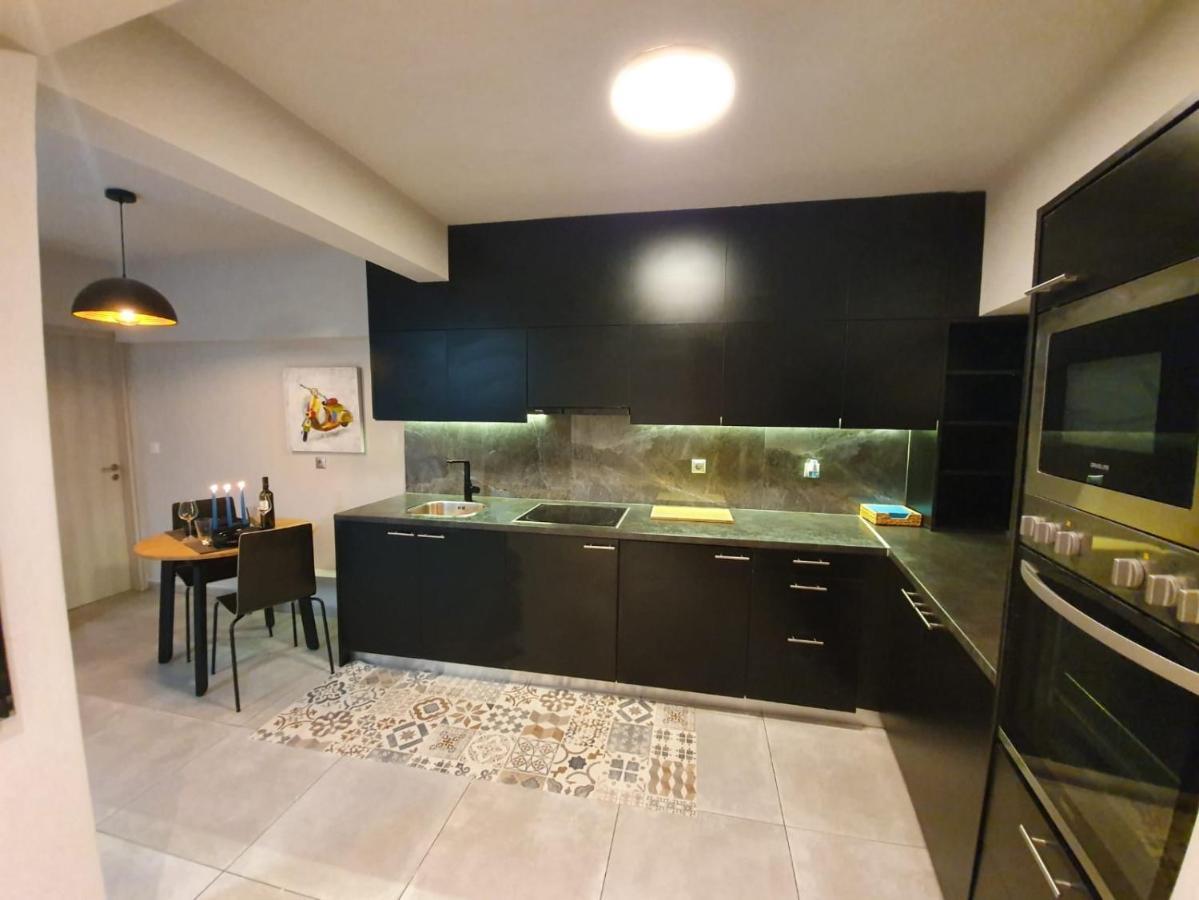 Romantic Jacuzzi Apartment Atena Exterior foto