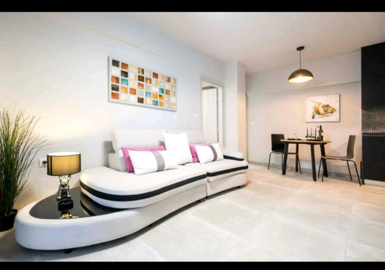 Romantic Jacuzzi Apartment Atena Exterior foto