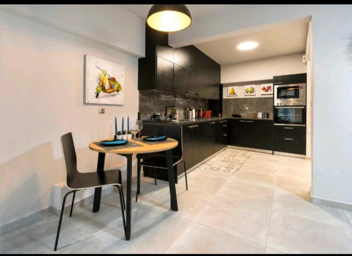 Romantic Jacuzzi Apartment Atena Exterior foto